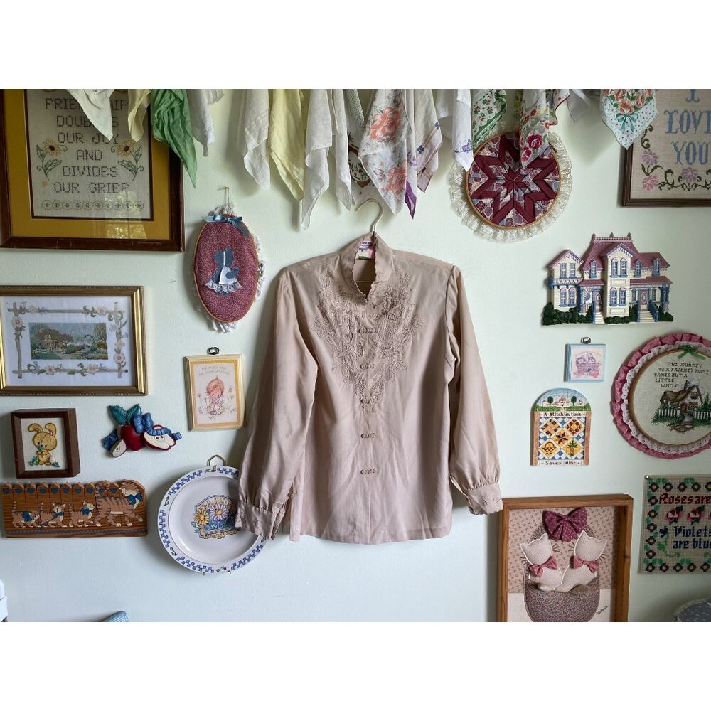 60's VTG Rose Brand made in China embroidered snap front mandarin collar blouse